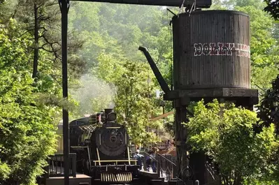 The steam engine at Dollywood pulling into the station.