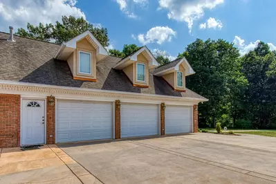 ESTATE AT RIDGE ROAD