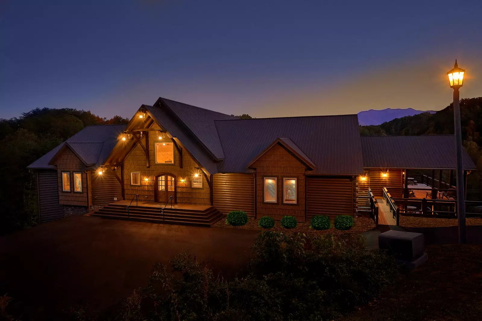 WILDBRIAR LODGE In Sevierville