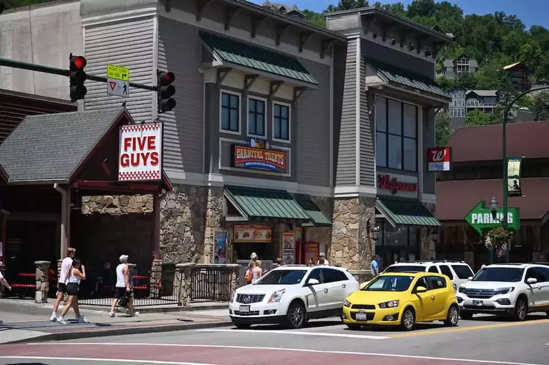 gatlinburg strip