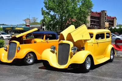 yellow vintage vehicles at the pigeon forge rod run
