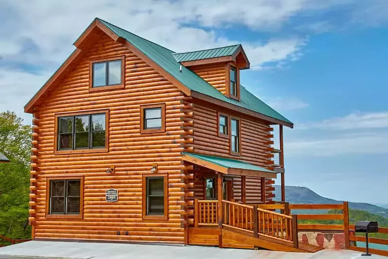 Preserve Pool Lodge in the Smoky Mountains