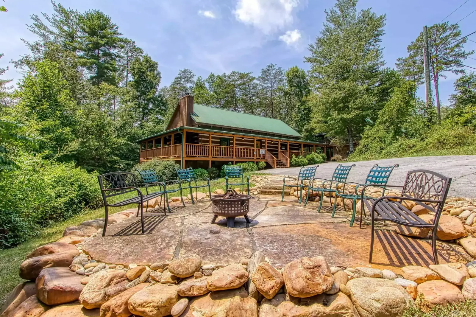 A Sweet Retreat - One of the Best Pet Friendly Cabin Rentals in the Smoky Mountains