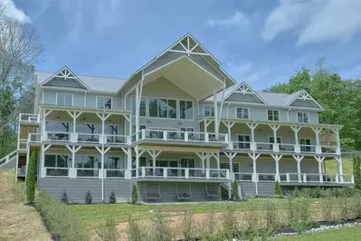 grand leconte cabin