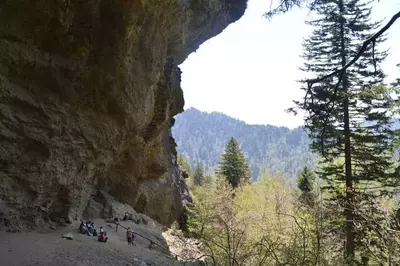 alum cave trail is one of the top hikes in the great smoky mountains for large groups