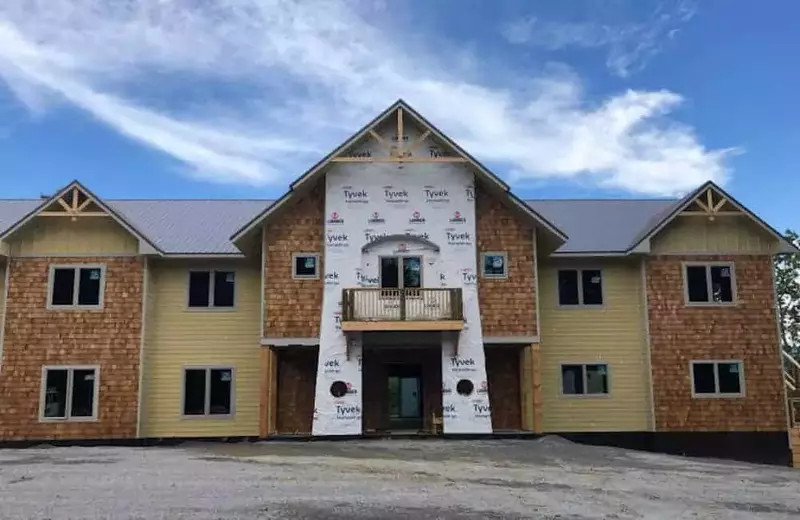 Front of Grand LeConte Lodge