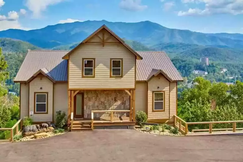 highland view cabin with mountain view
