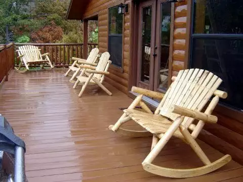 Rocking chairs outside Can't Bear to Leave cabin
