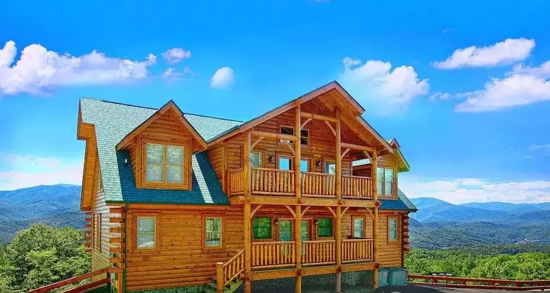 The exterior of the LeConte Lodge cabin in the Smoky Mountains.