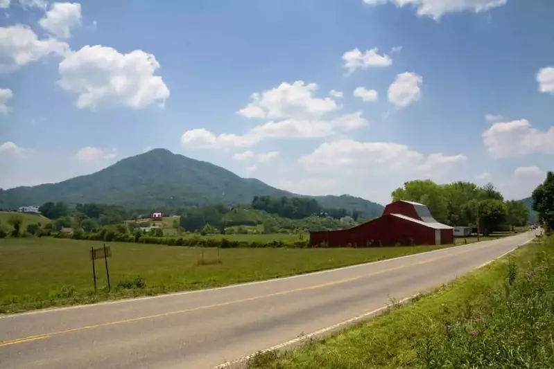 Wears Valley Road in the Smoky Mountains