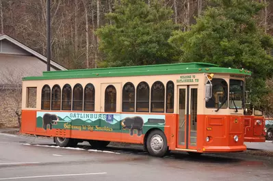 gatlinburg-trolley