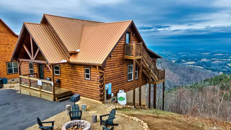 Hearthside large group cabin overlooking the Smokies