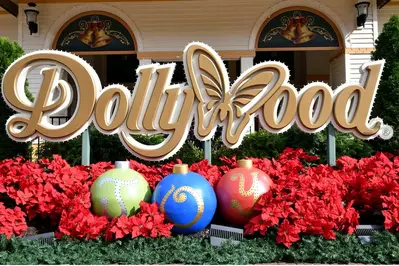 Dollywood sign at Christmas