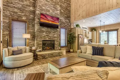 SOAKY MOUNTAIN LODGE