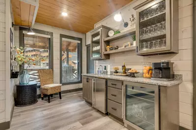 BEAR TRAIL LODGE 10