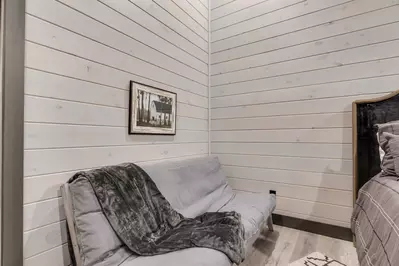 BEAR TRAIL LODGE 60