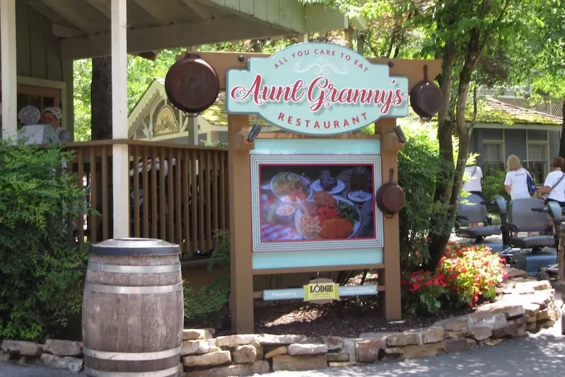 aunt granny's all you can eat pigeon forge