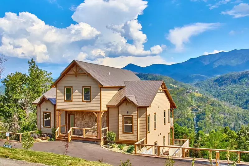 large Gatlinburg cabin