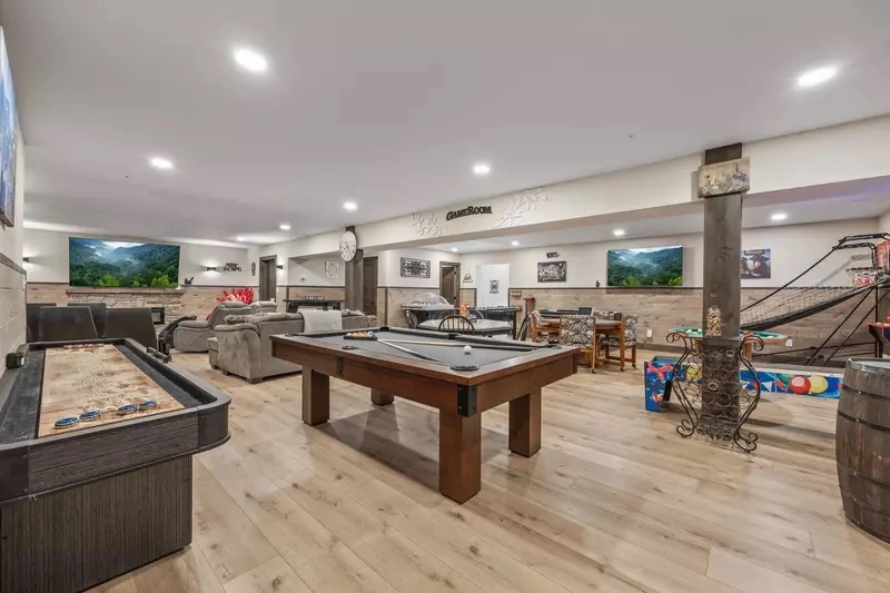 large cabins for families