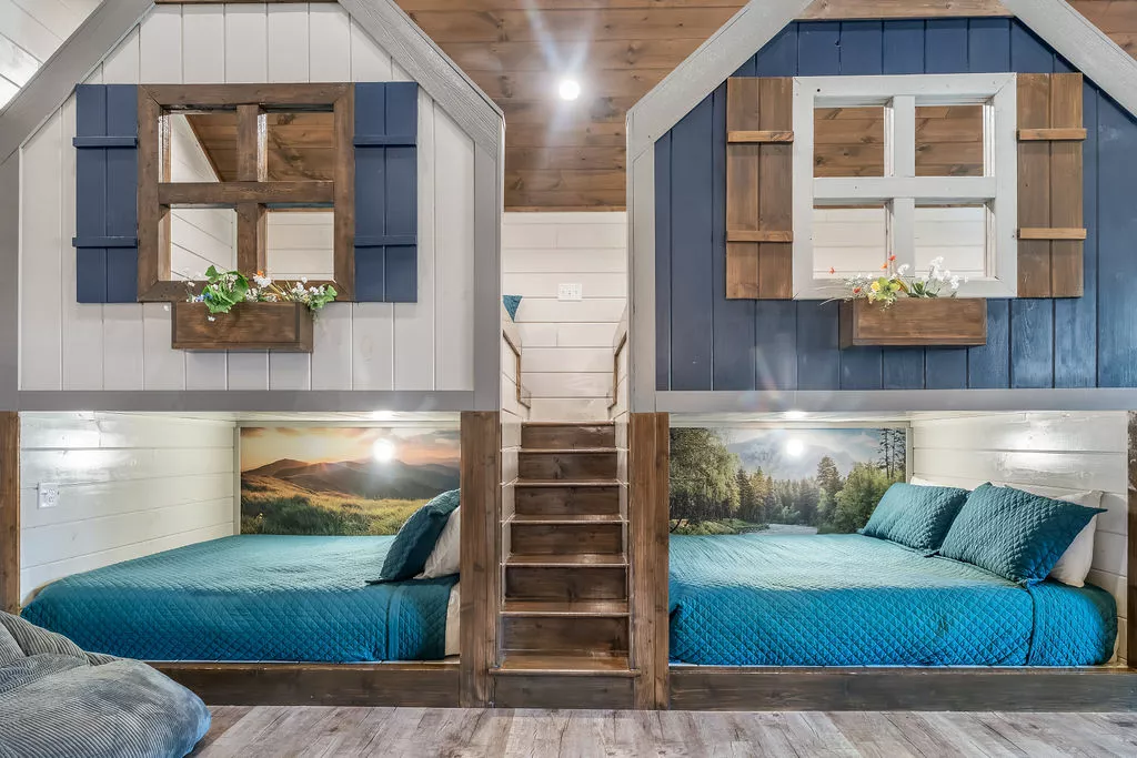 GRAND LECONTE LODGE