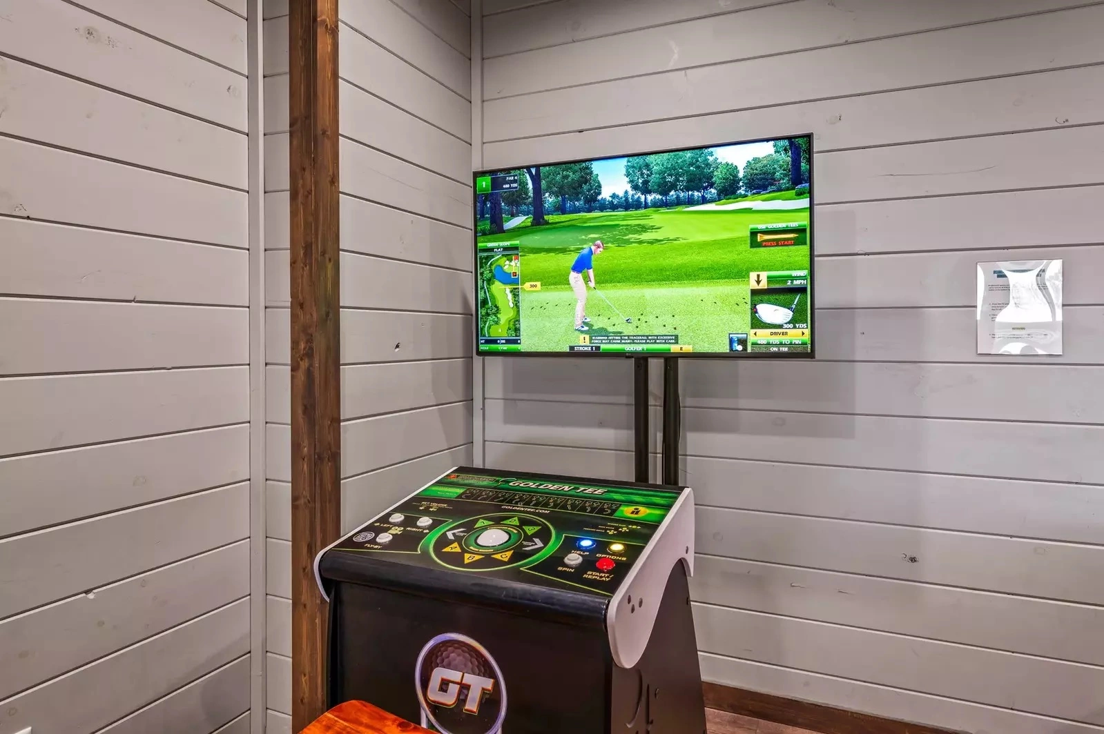 gatlinburg cabin with golf simulator