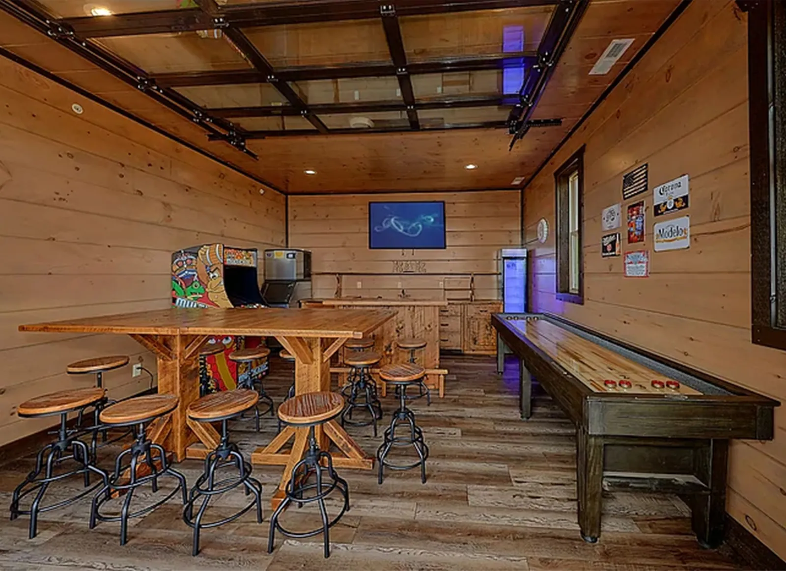 ROOF TOP LODGE