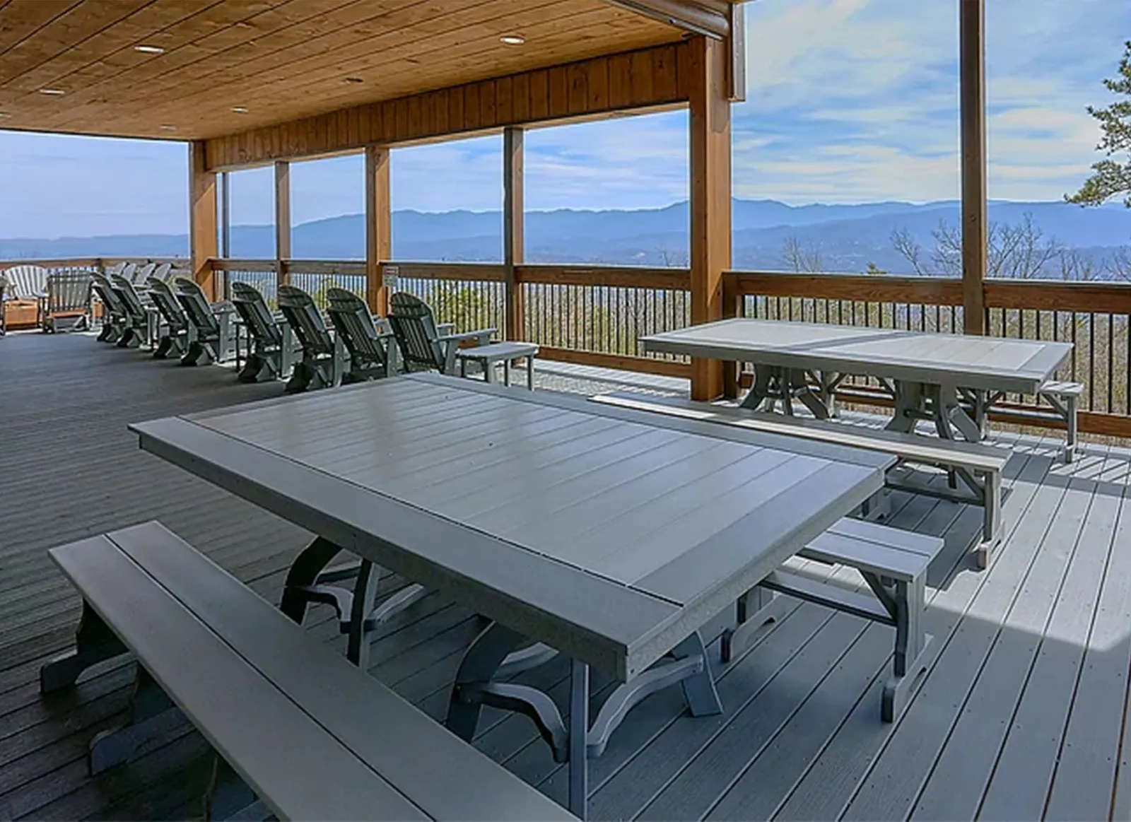 ROOF TOP LODGE