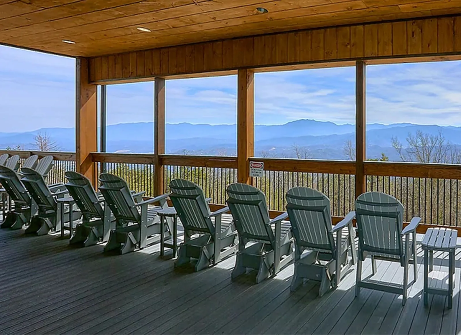 ROOF TOP LODGE