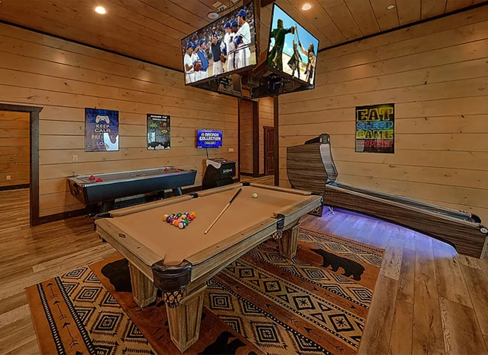 ROOF TOP LODGE