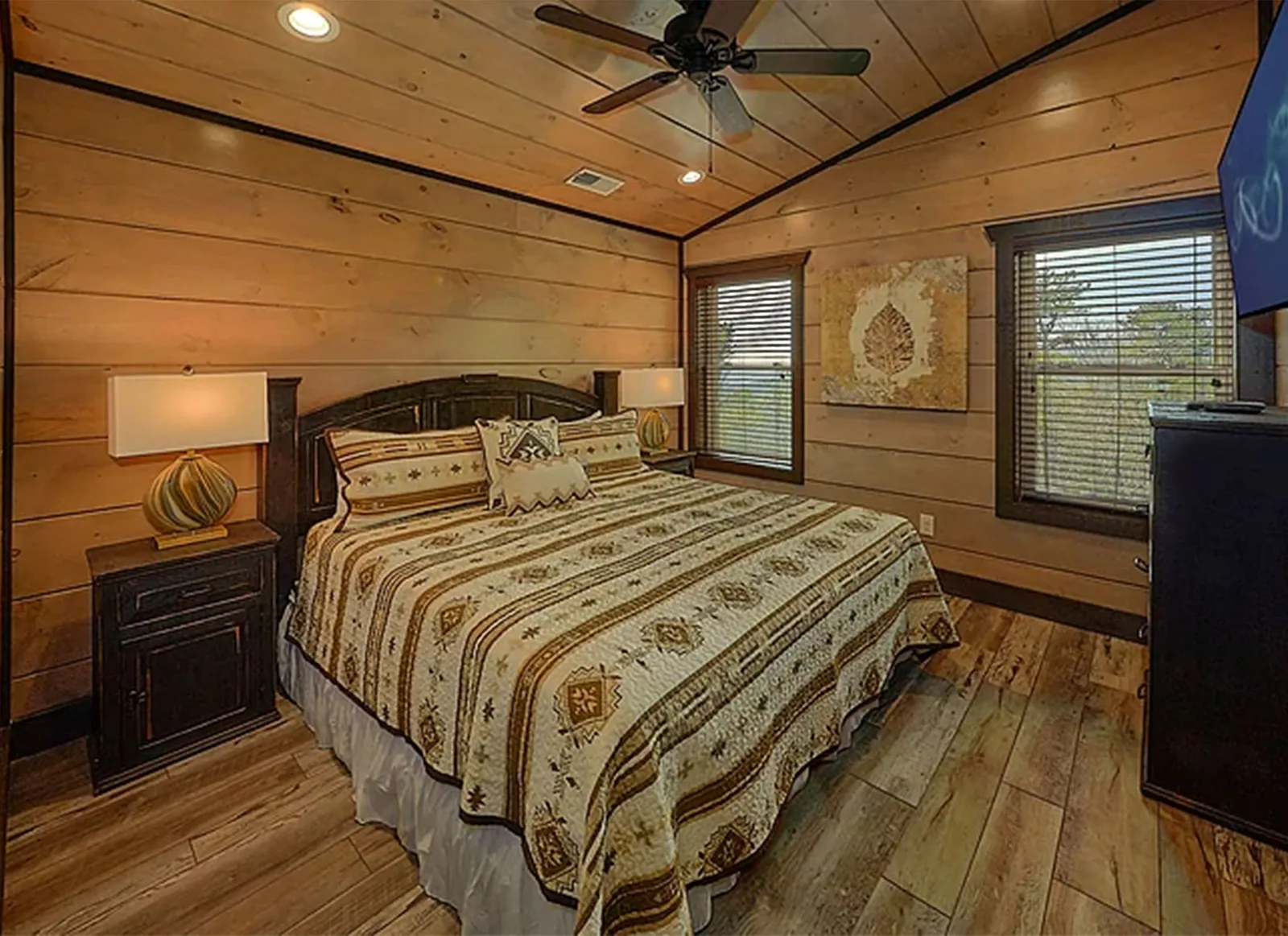 ROOF TOP LODGE