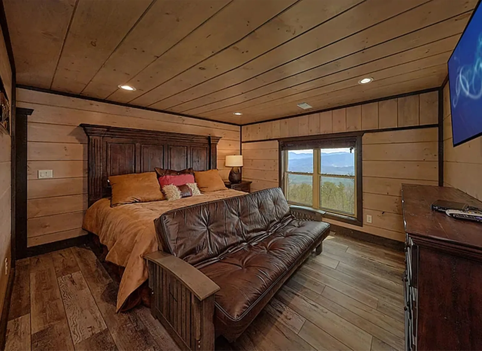 ROOF TOP LODGE