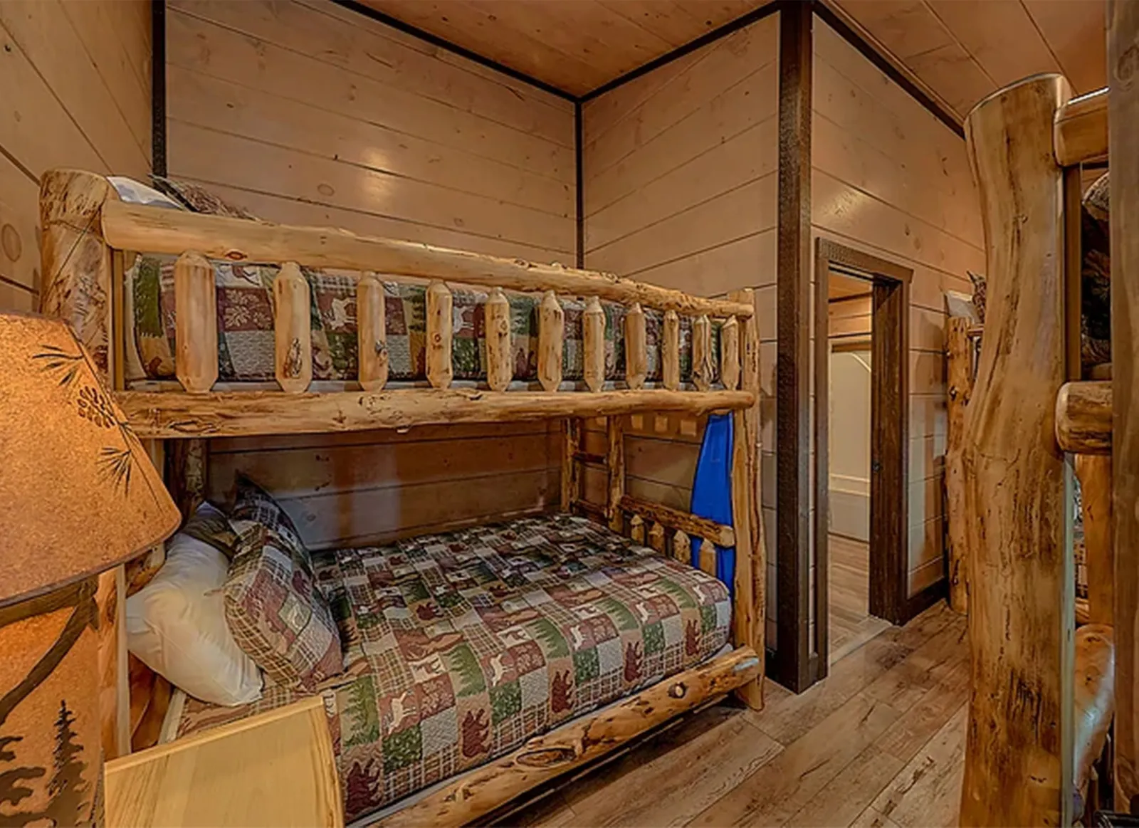 ROOF TOP LODGE
