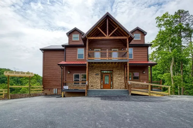 large cabin in pigeon forge