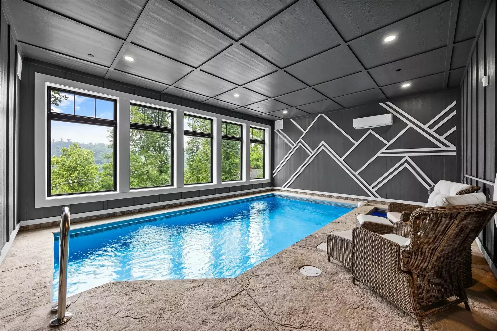 large gatlinburg cabins indoor pool