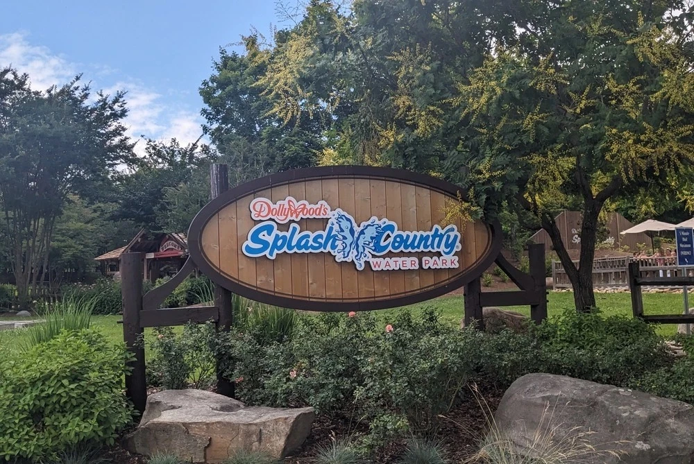 splash country - cool pigeon forge attractions for summer