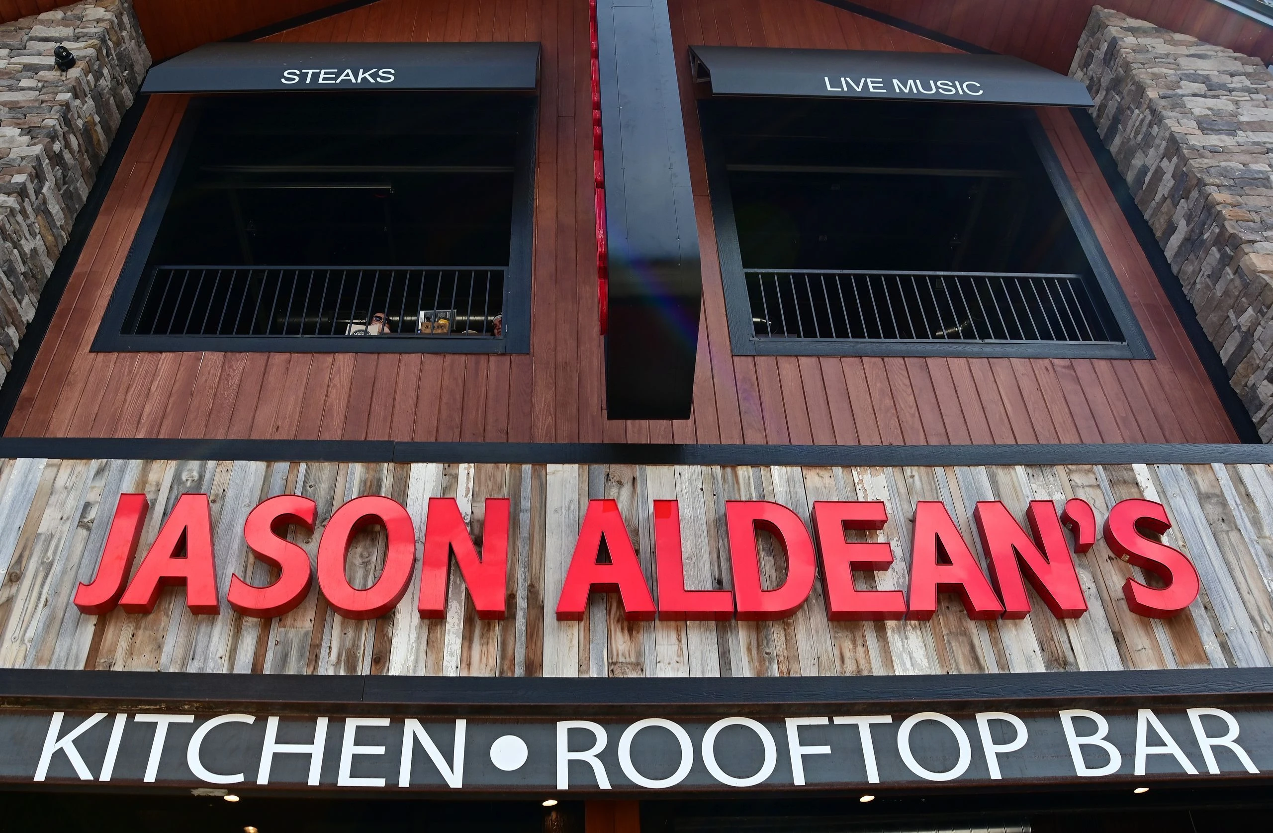 jason aldeans bar gatlinburg nightlife